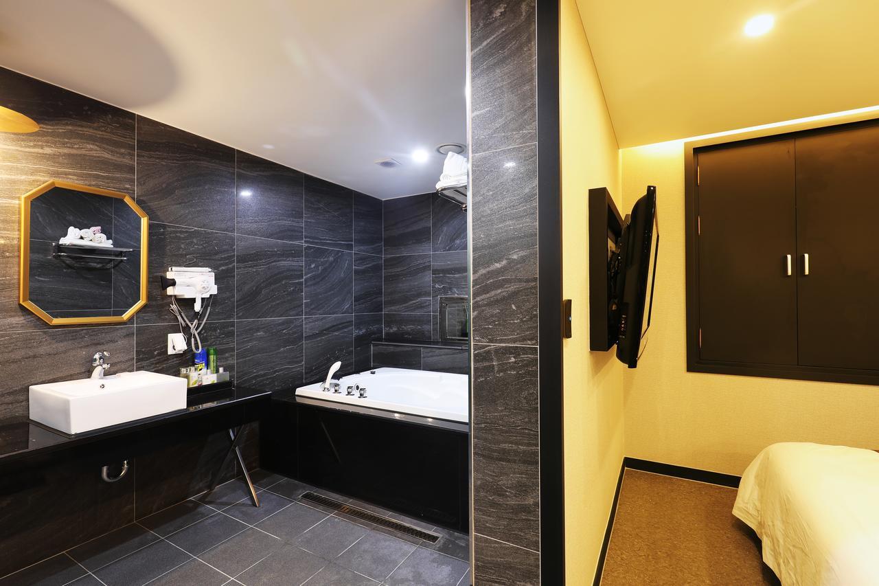 เอสเอ็ม บูทิก โฮเต็ล Hotel โซล ภายนอก รูปภาพ